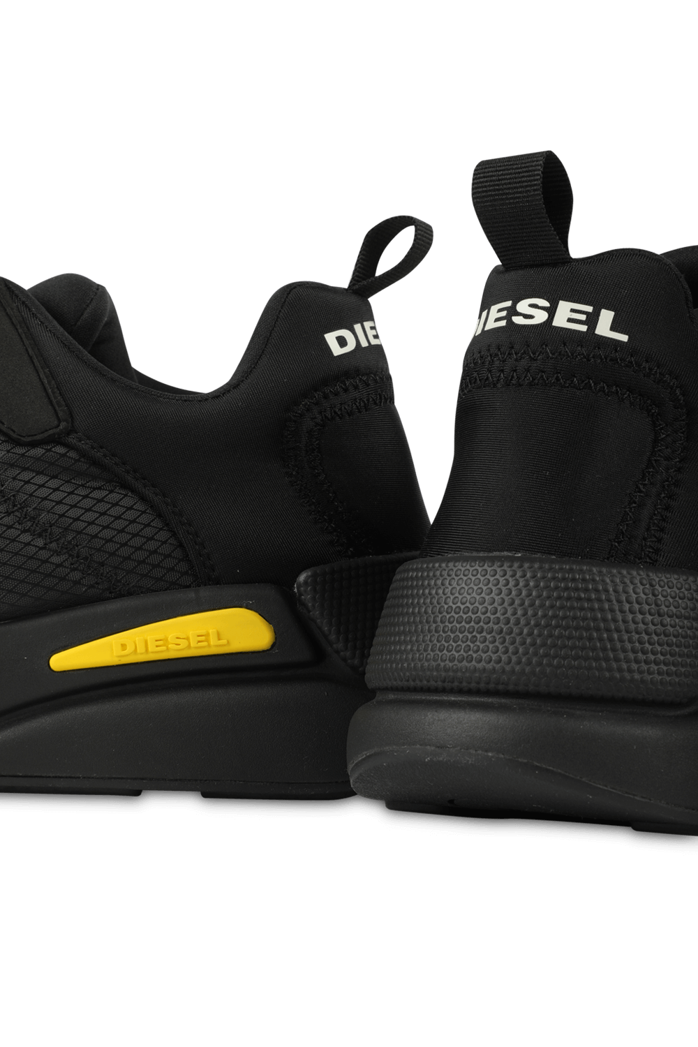 תמונת תקריב של Serendipity Sneakers in Black