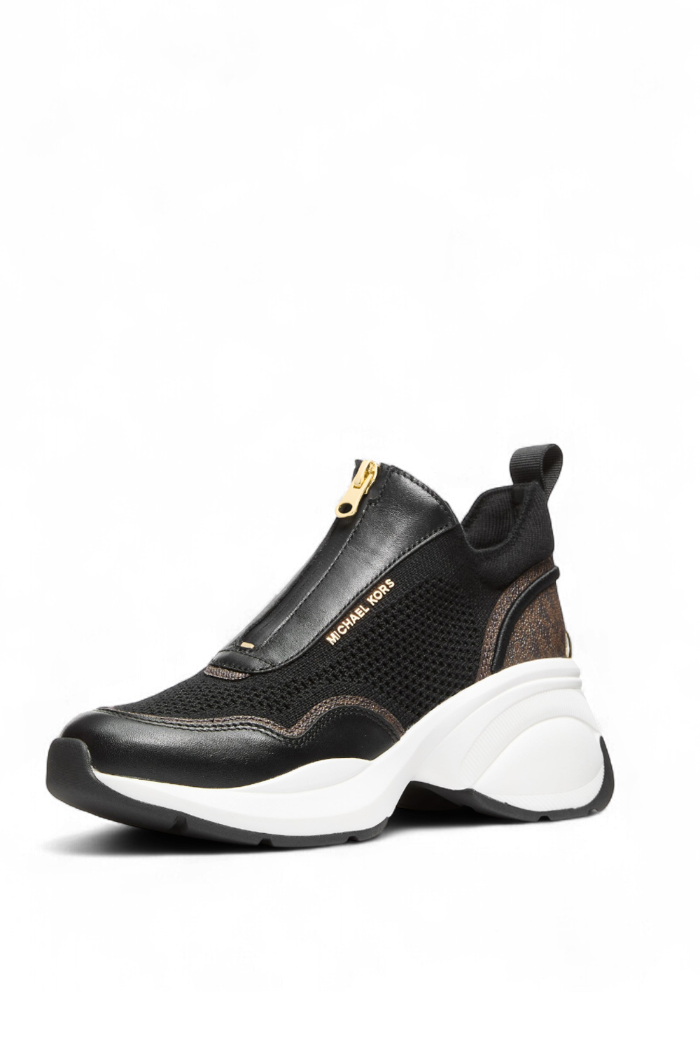 תמונה אחורית של נעלי סניקרס זומה