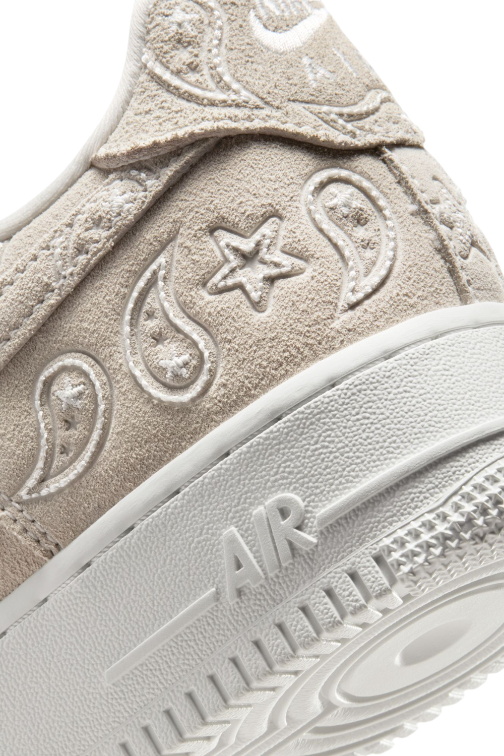 נעלי סניקרס אייר פורס 1 07 אל־וי8