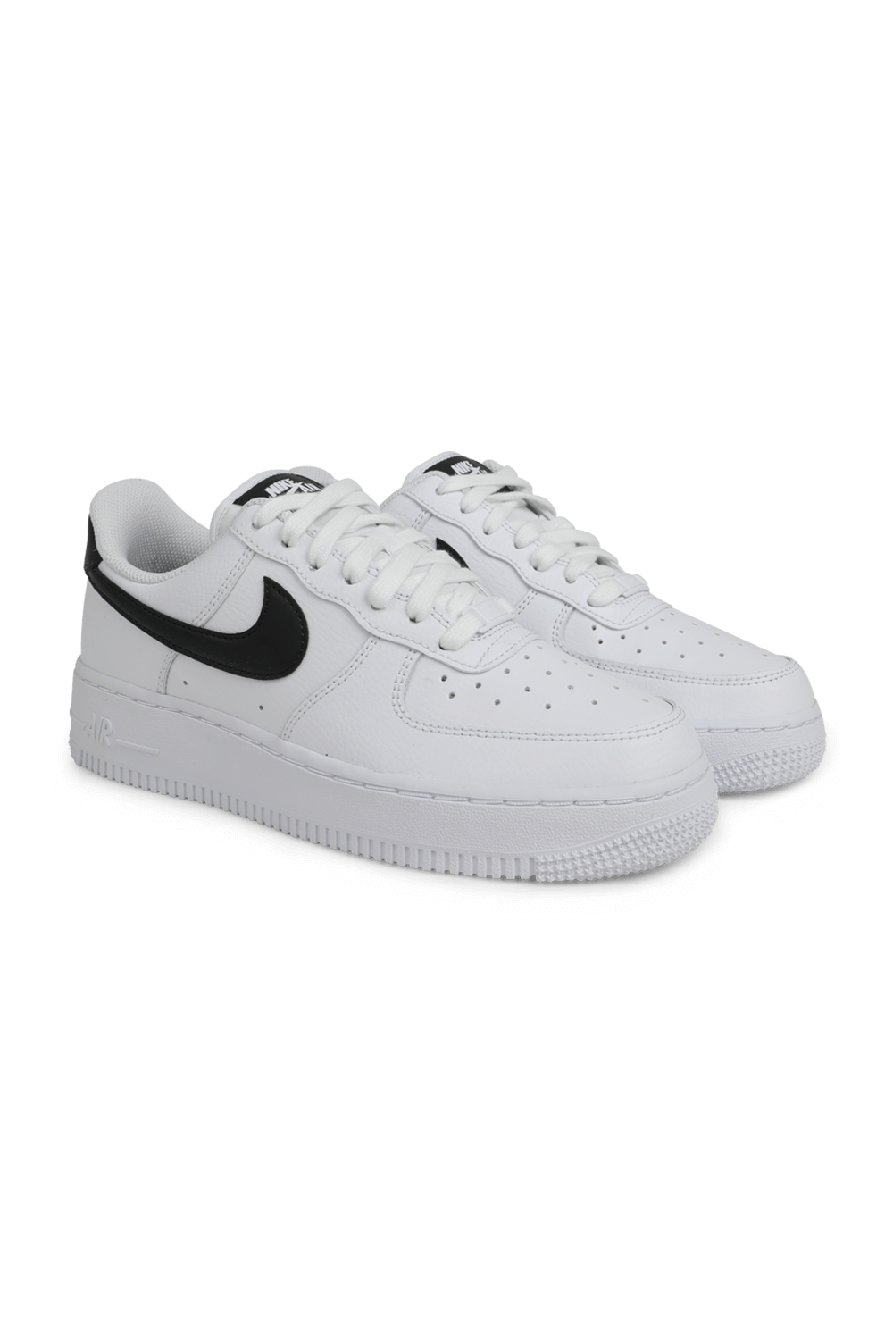 תמונה קידמית של נעלי סניקרס אייר פורס 1