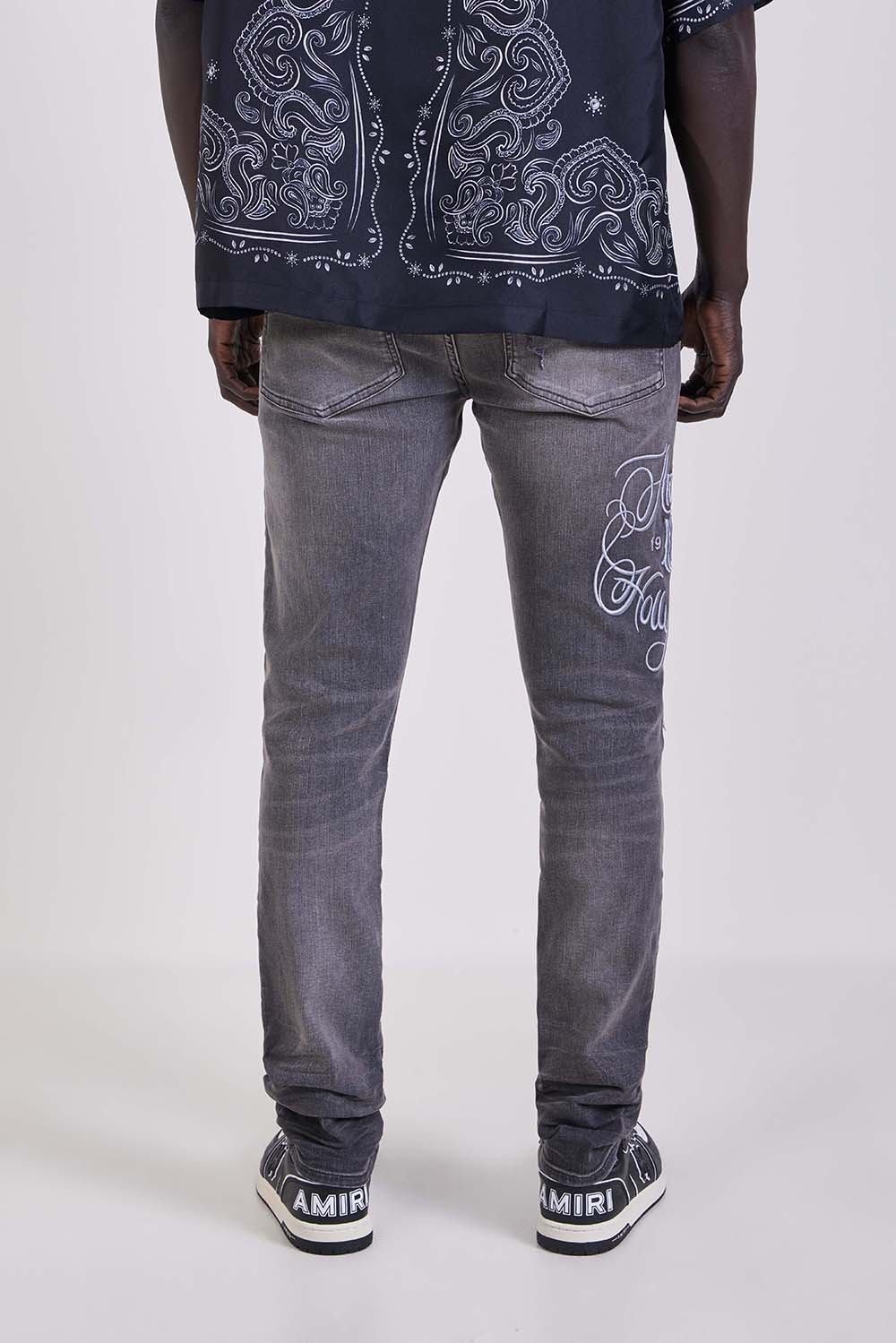 תמונת דוגמן אחורית של מכנסי ג'ינס MX1 הוליווד