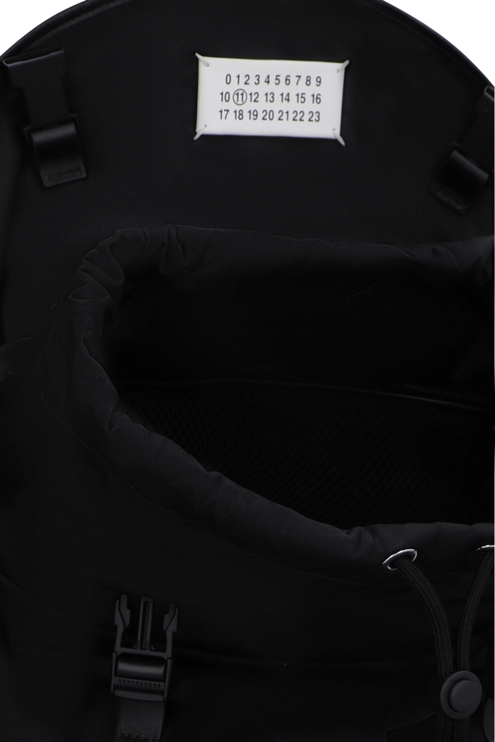 תמונת פנים של תיק גב הייטק מדיום