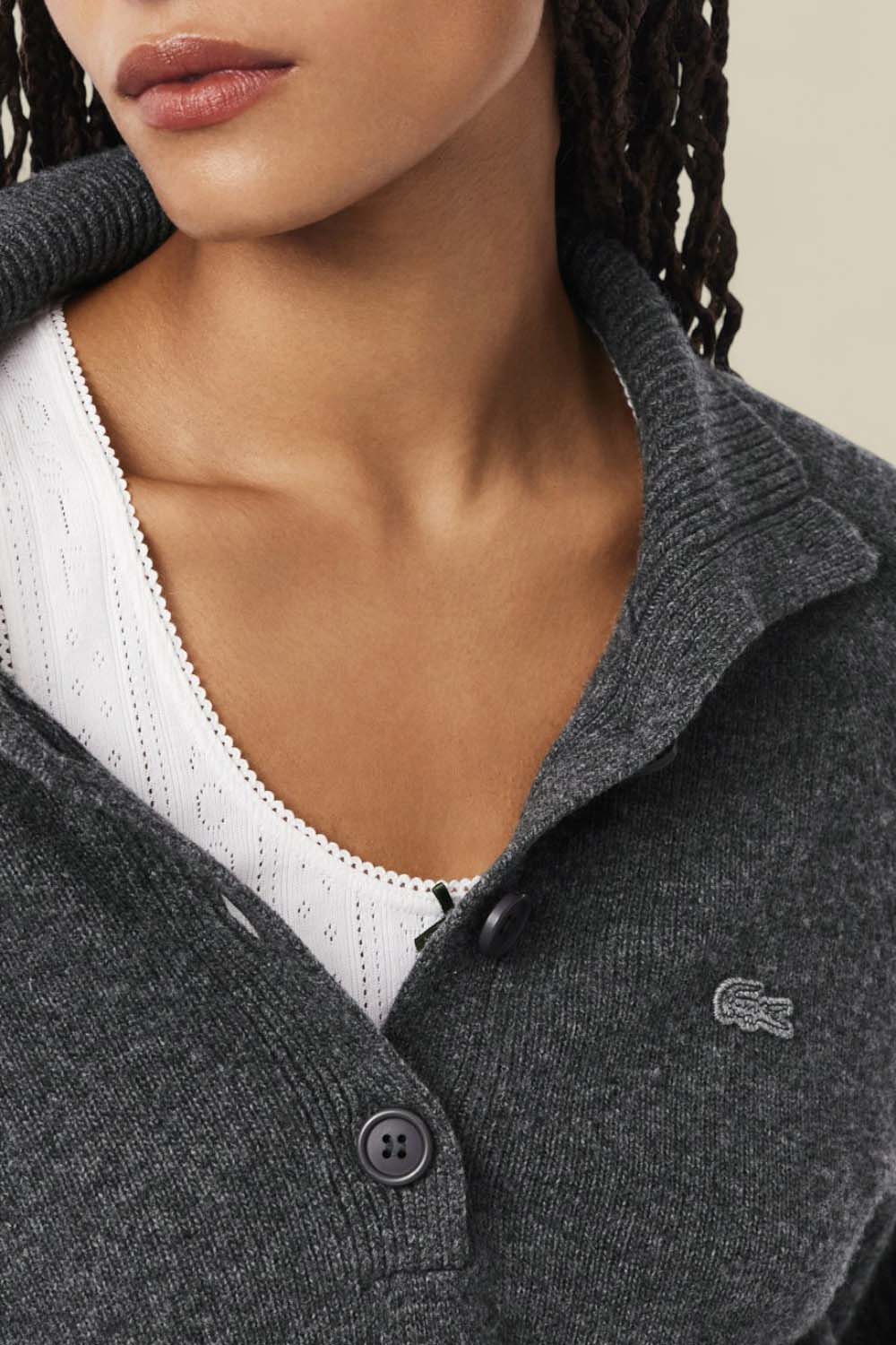 תמונת תקריב דוגמן של סריג צמר