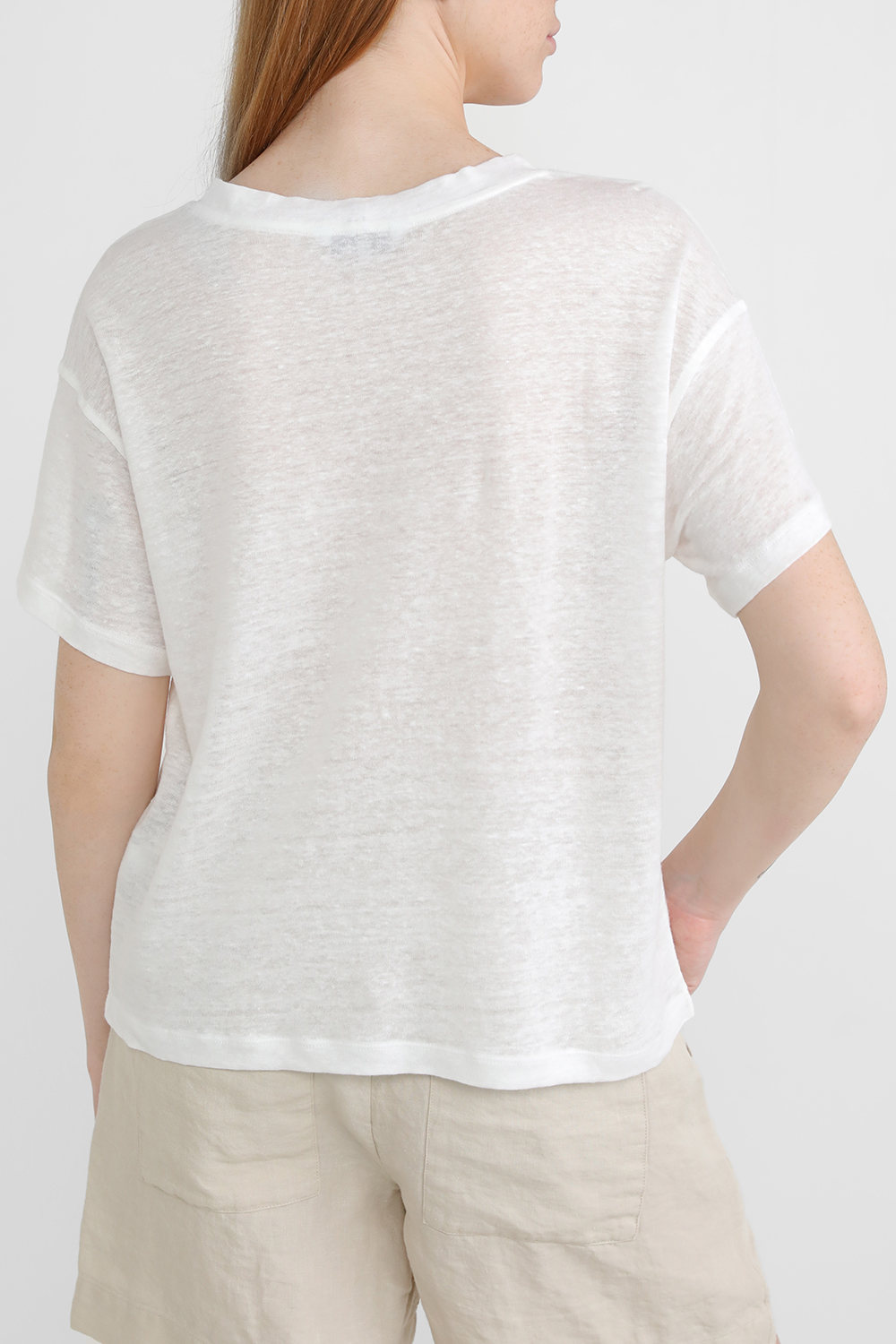 תמונת דוגמן אחורית של חולצת טי מפשתן