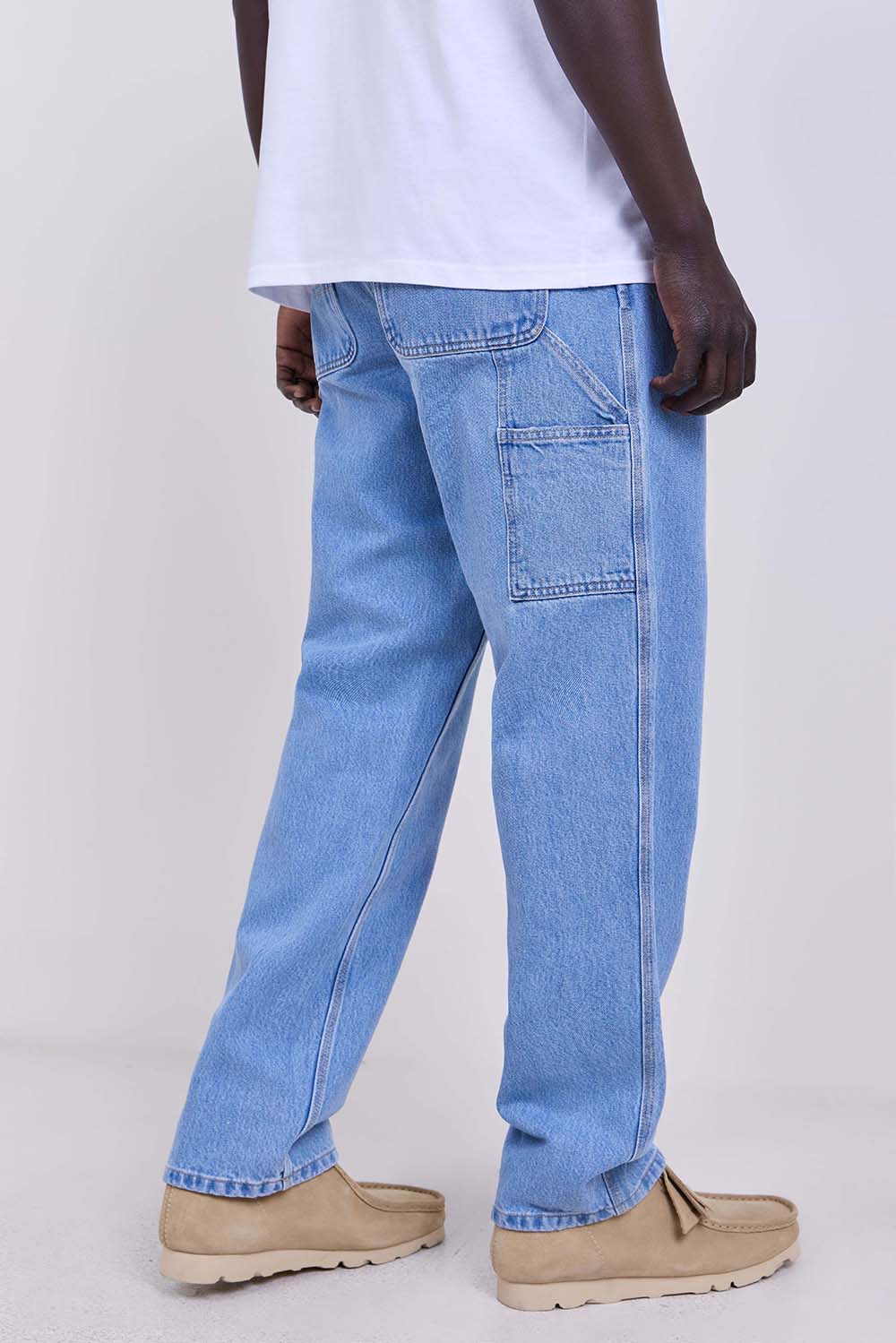 תמונת דוגמן אחורית של מכנסי ג'ינס סינגל ניי