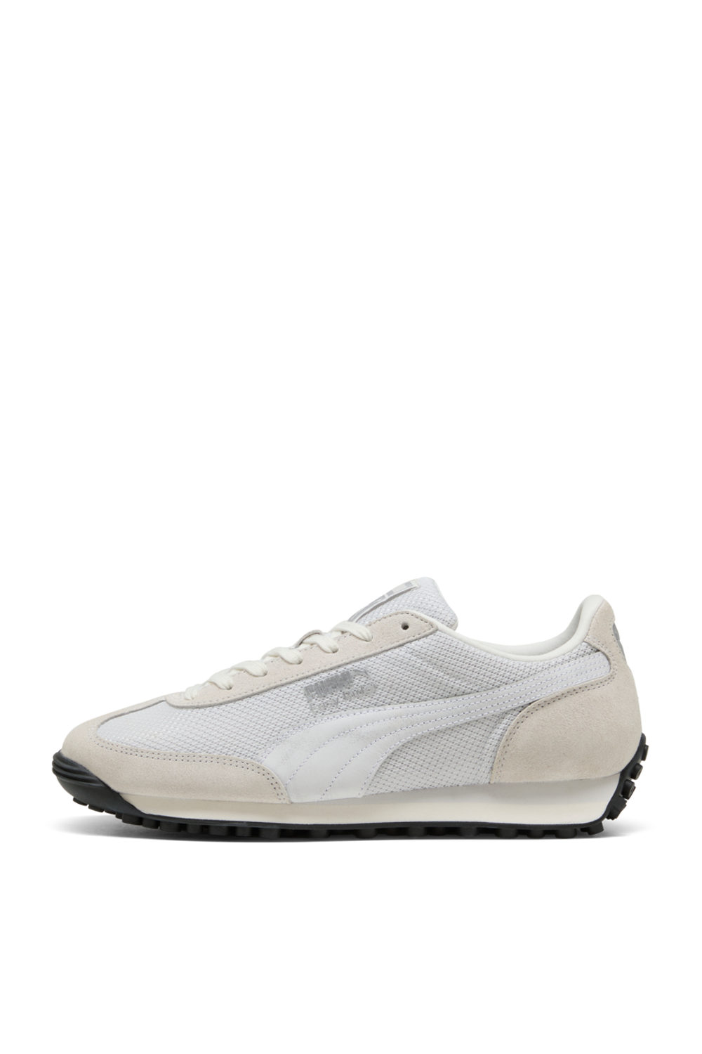 תמונה אחורית של נעלי סניקרס