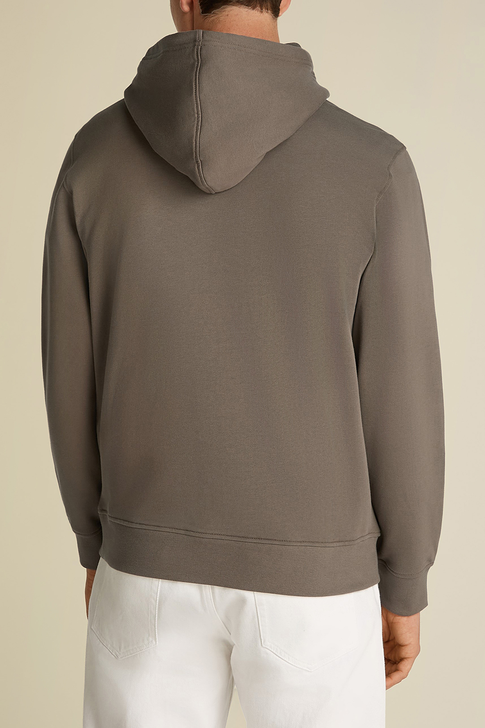 תמונת דוגמן אחורית של סווטשירט קפוצ'ון