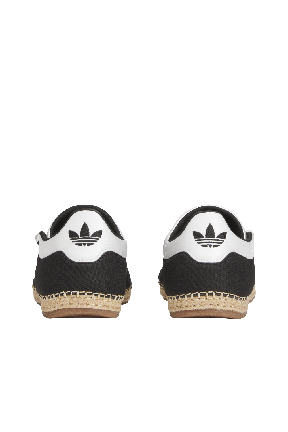 תמונת פנים של נעלי סניקרס אדידס X קלוט