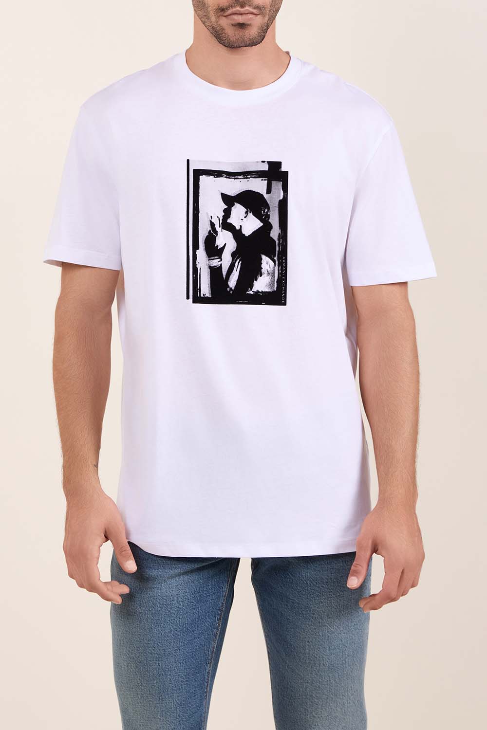 תמונת דוגמן קידמית של חולצת טי