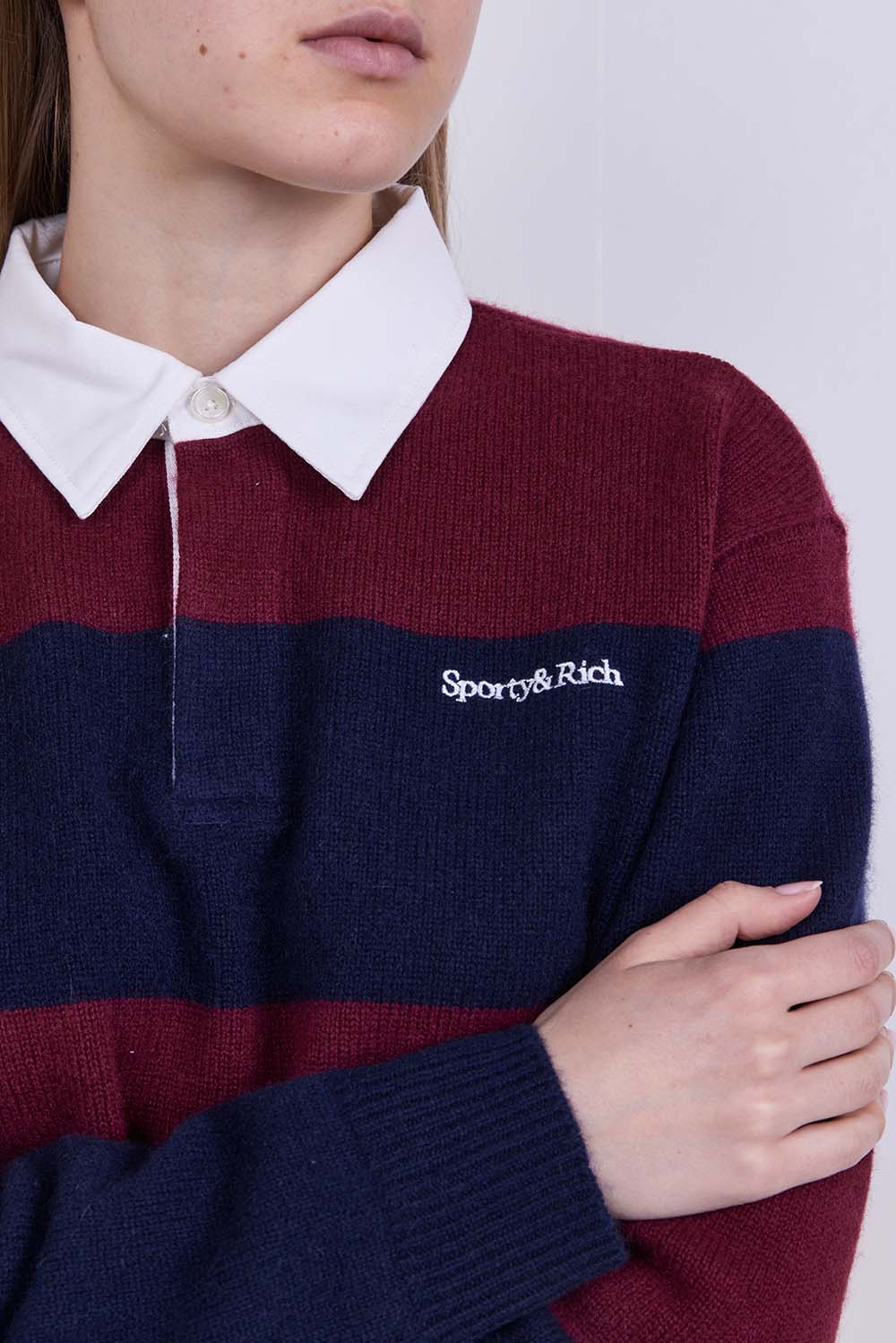 תמונת תקריב דוגמן של סריג פולו קשמיר