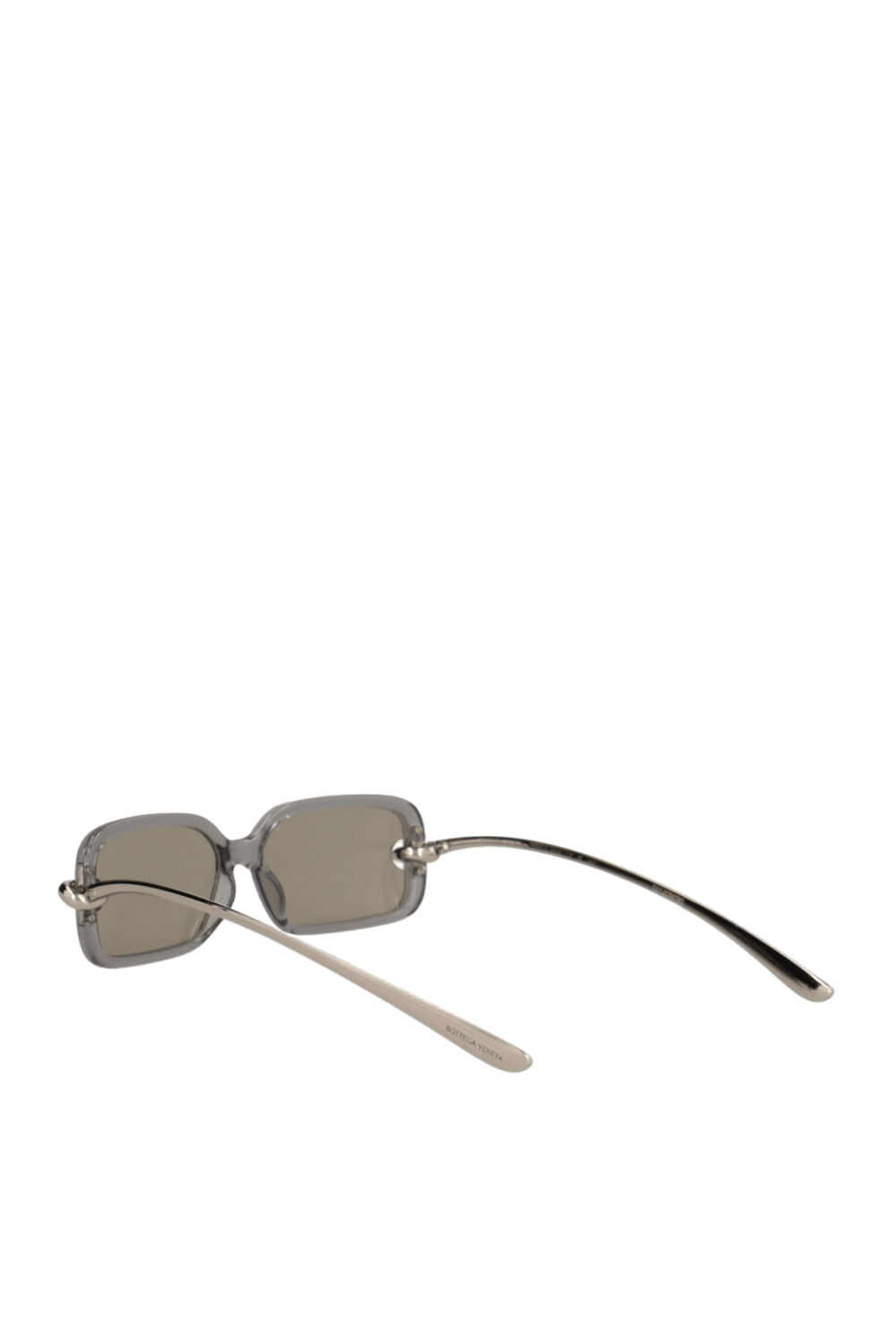 תמונה אחורית של משקפי שמש