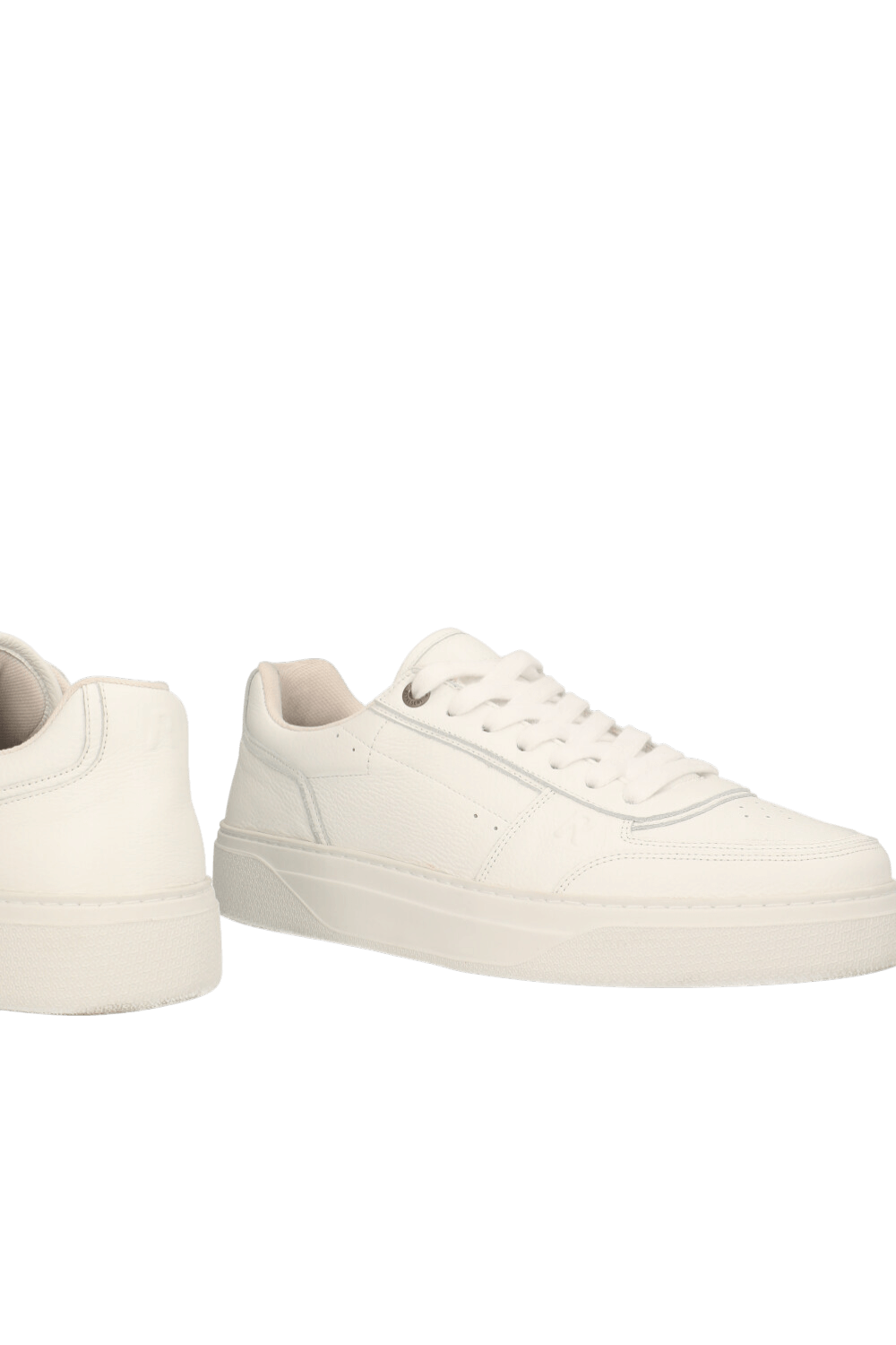 תמונת תקריב של נעלי סניקרס