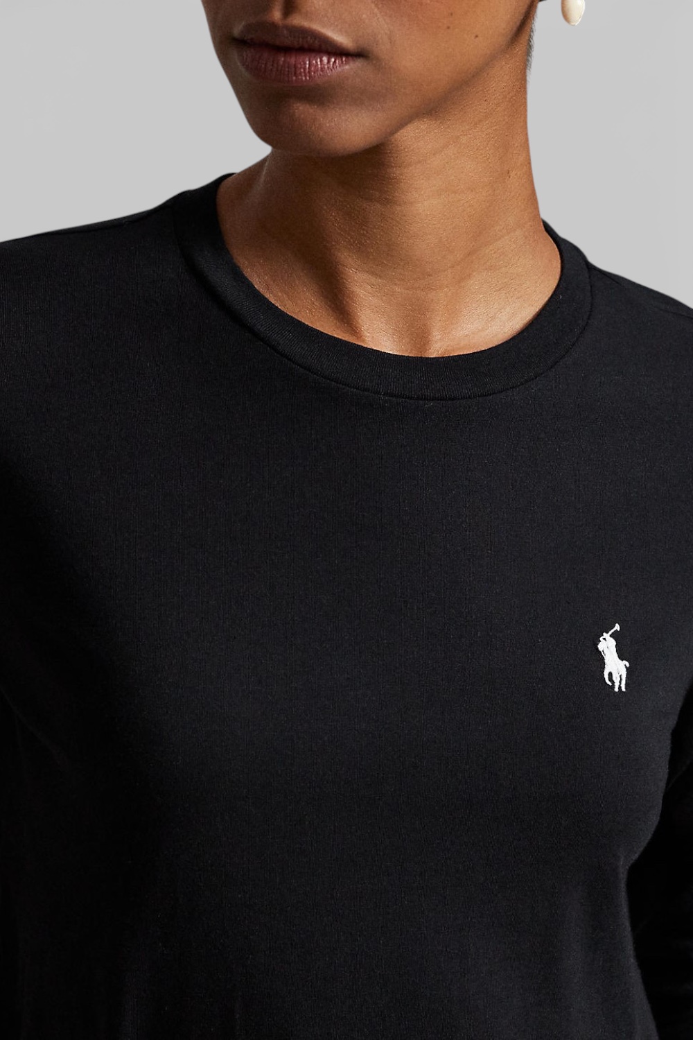 תמונת תקריב דוגמן של חולצת טי