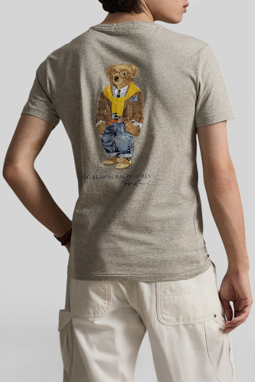 תמונת דוגמן אחורית של חולצת טי