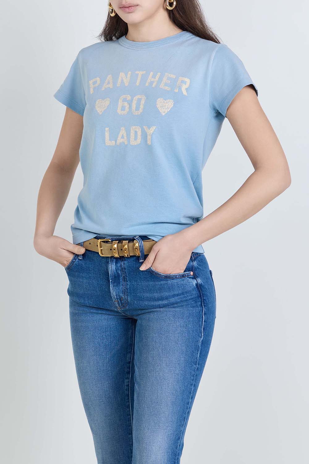 תמונת דוגמן קידמית של חולצת טי בגזרה ישרה