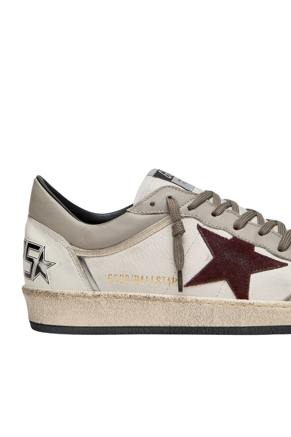 תמונת פנים של נעלי סניקרס