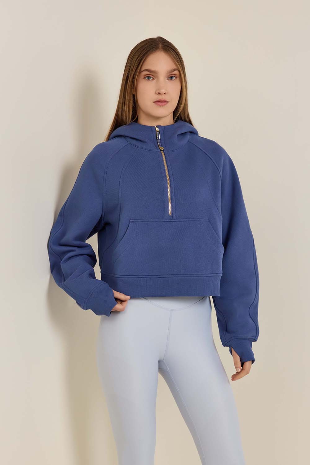 תמונת דוגמן קידמית של Scuba Oversized Half-Zip Hoodie