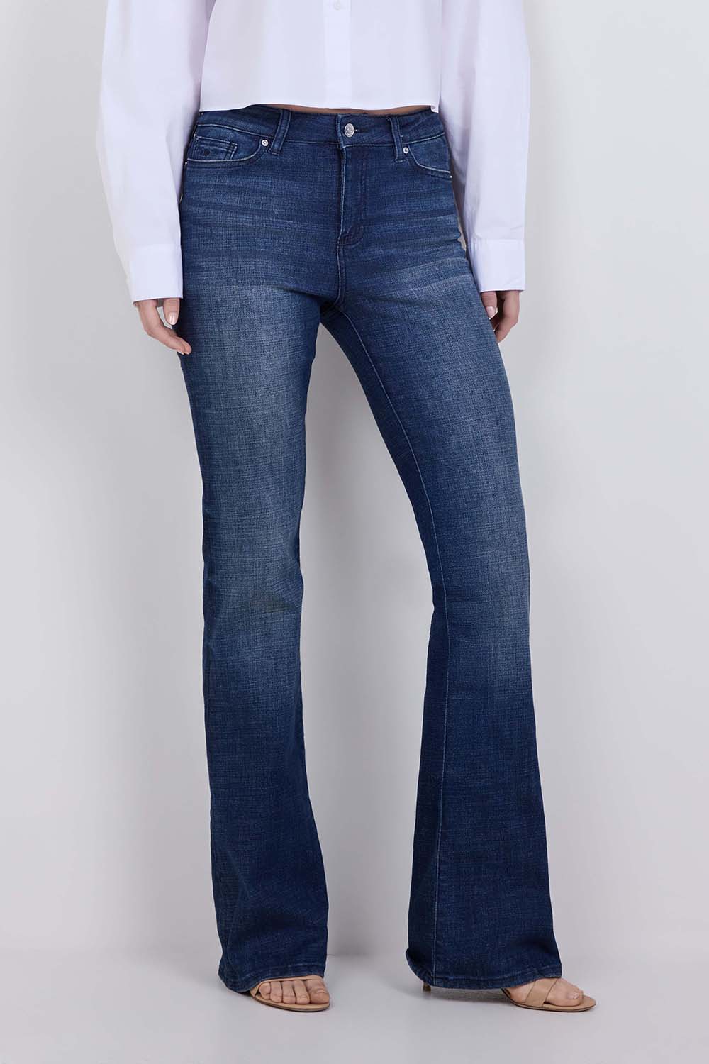 תמונת דוגמן קידמית של מכנסי ג'ינס פלייר