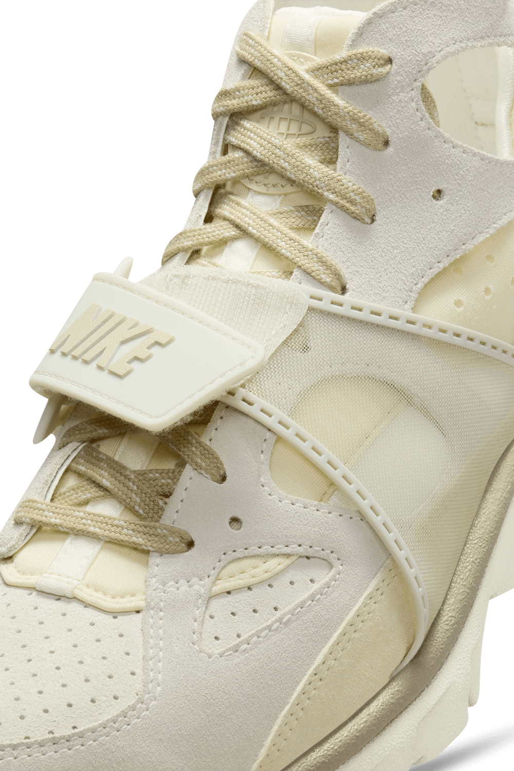 תמונת פנים של נעלי סניקרס אייר טריינר הואראצ’י