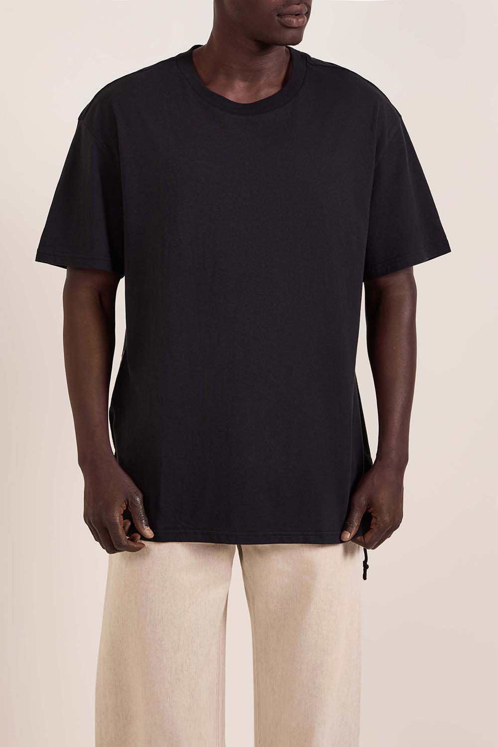 תמונת דוגמן קידמית של חולצת טי ביגי