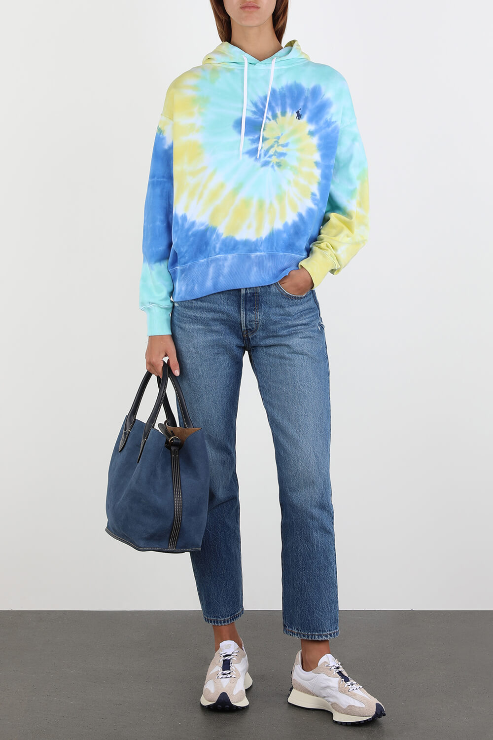 תמונת דוגמן קידמית של 327 Sneakers in White and Pink