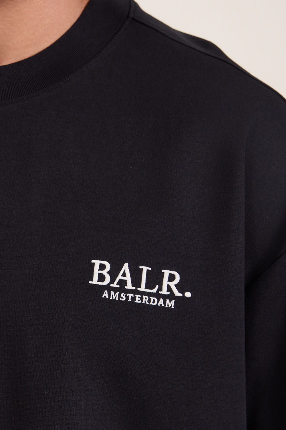 תמונת תקריב דוגמן של חולצת טי