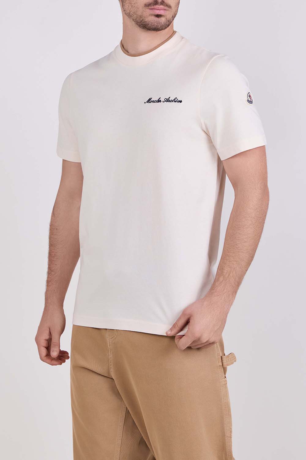 תמונת דוגמן קידמית של חולצת טי