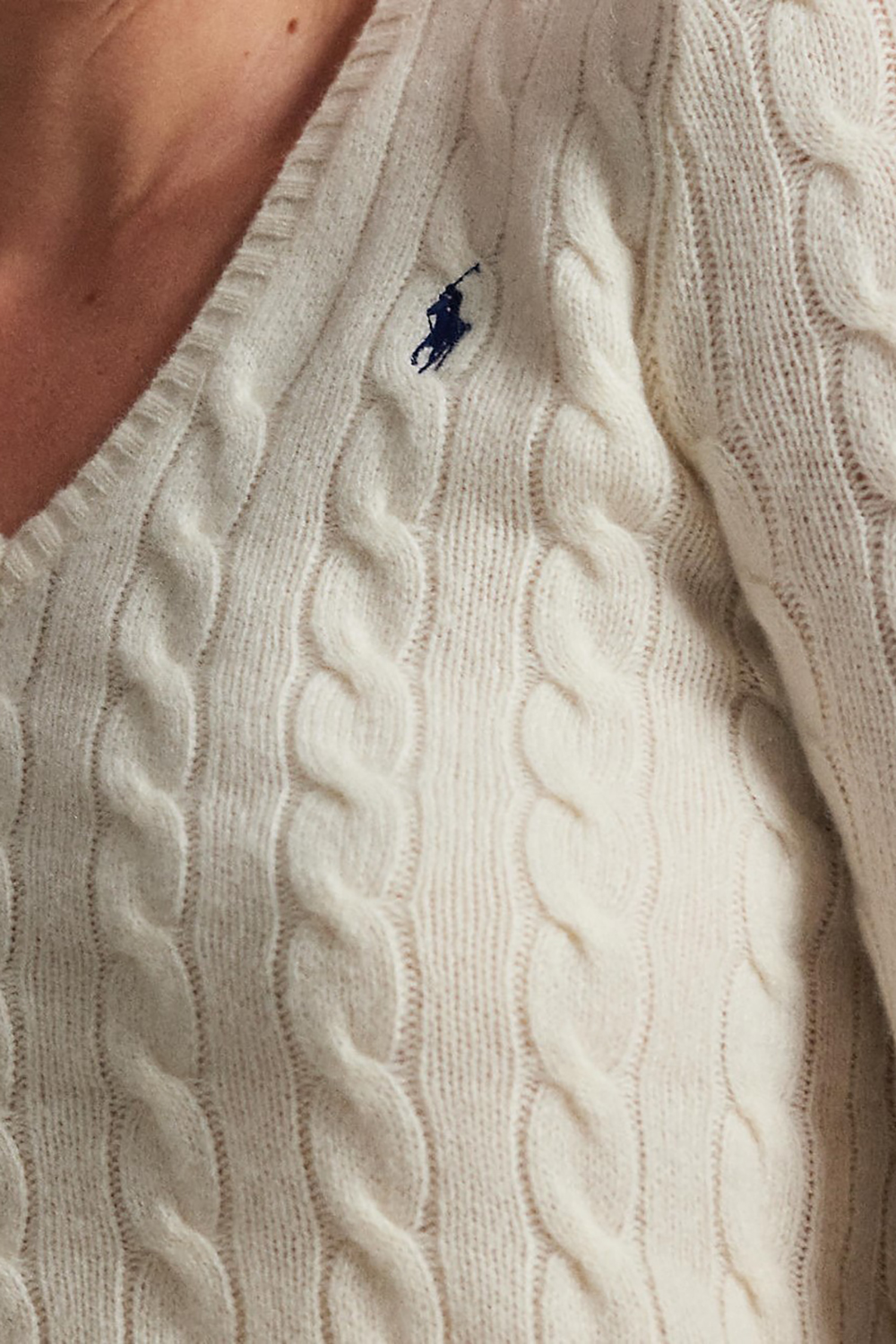 תמונת תקריב דוגמן של סריג צמר וקשמיר