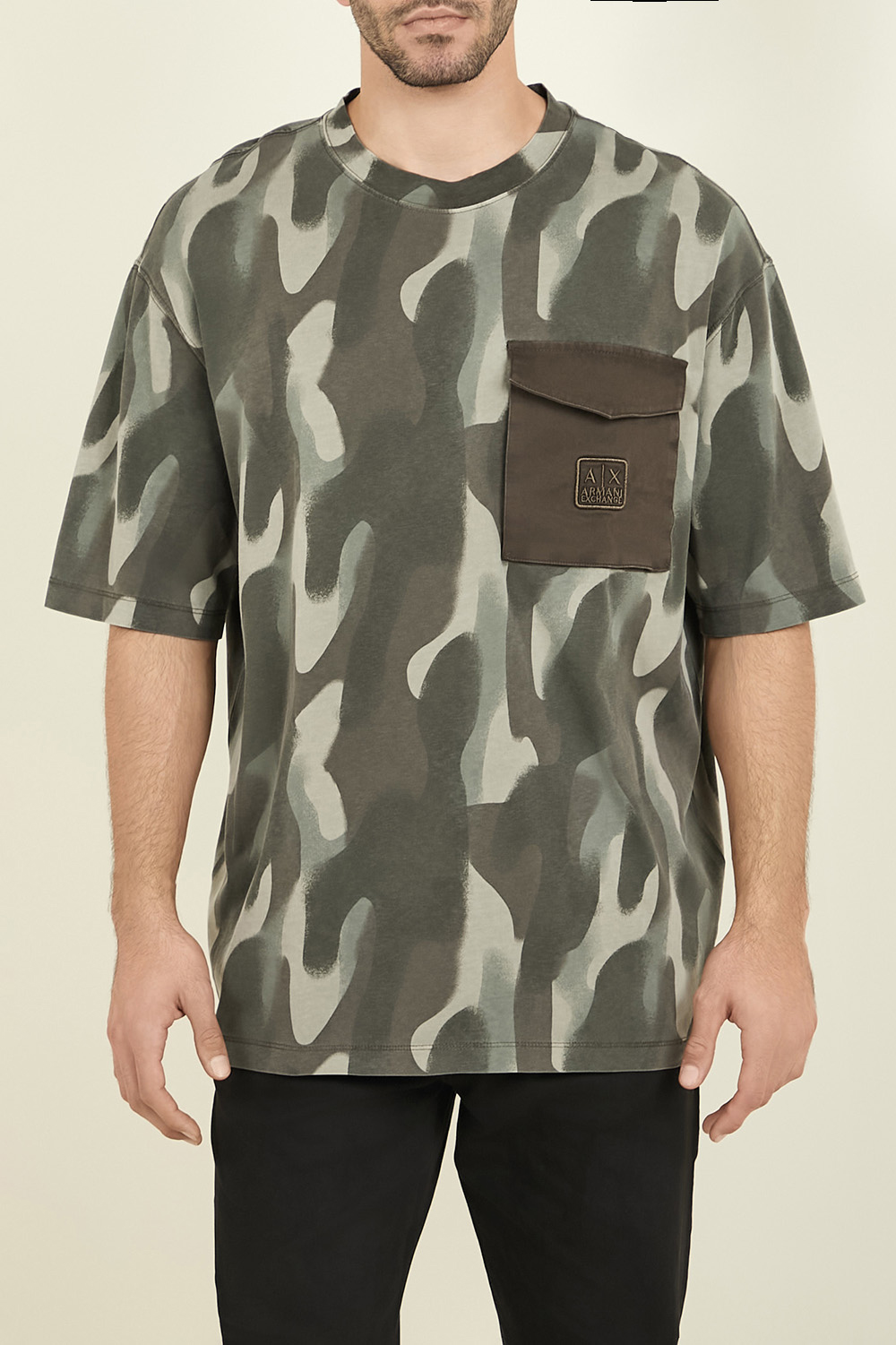 תמונת דוגמן קידמית של חולצת טי