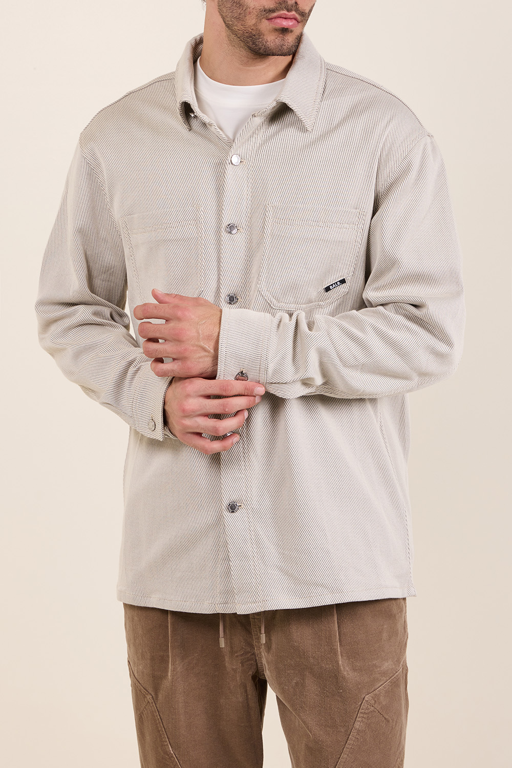 תמונת דוגמן קידמית של ז'קט מכופתר