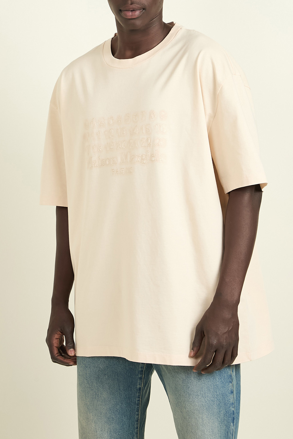 תמונת דוגמן קידמית של חולצת טי