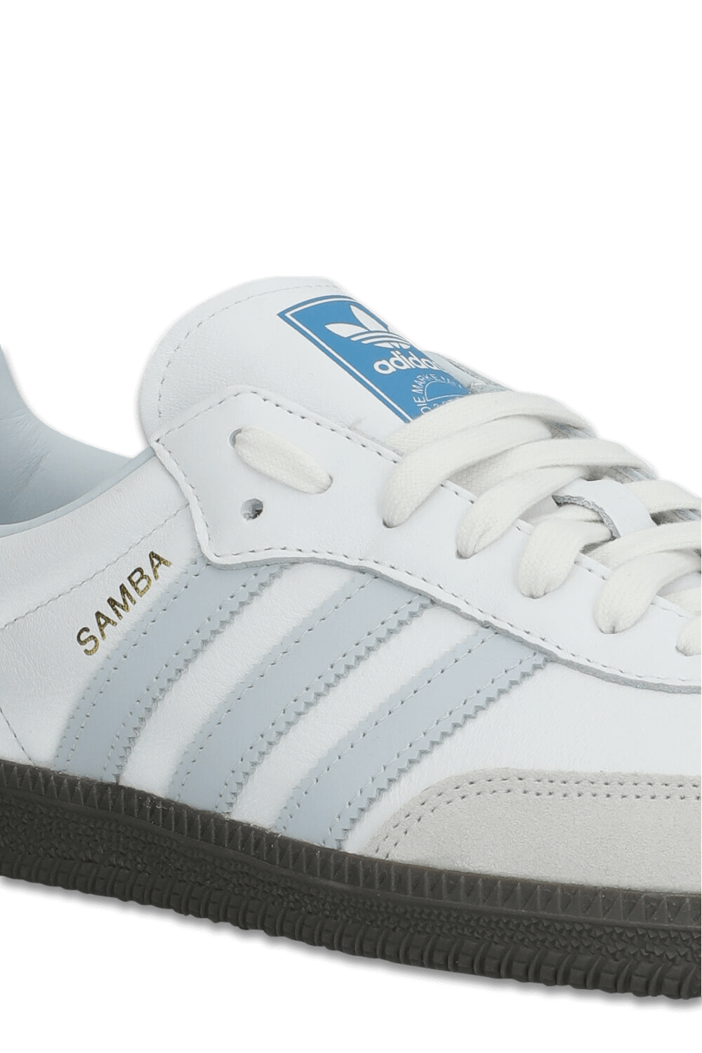 תמונת פנים של נעלי סניקרס סמבה