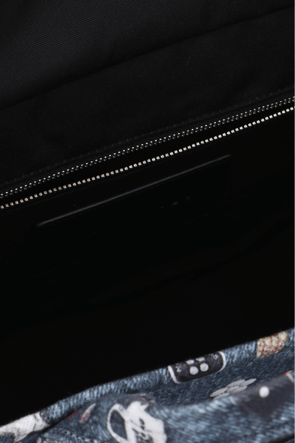 תמונת פנים של תיק