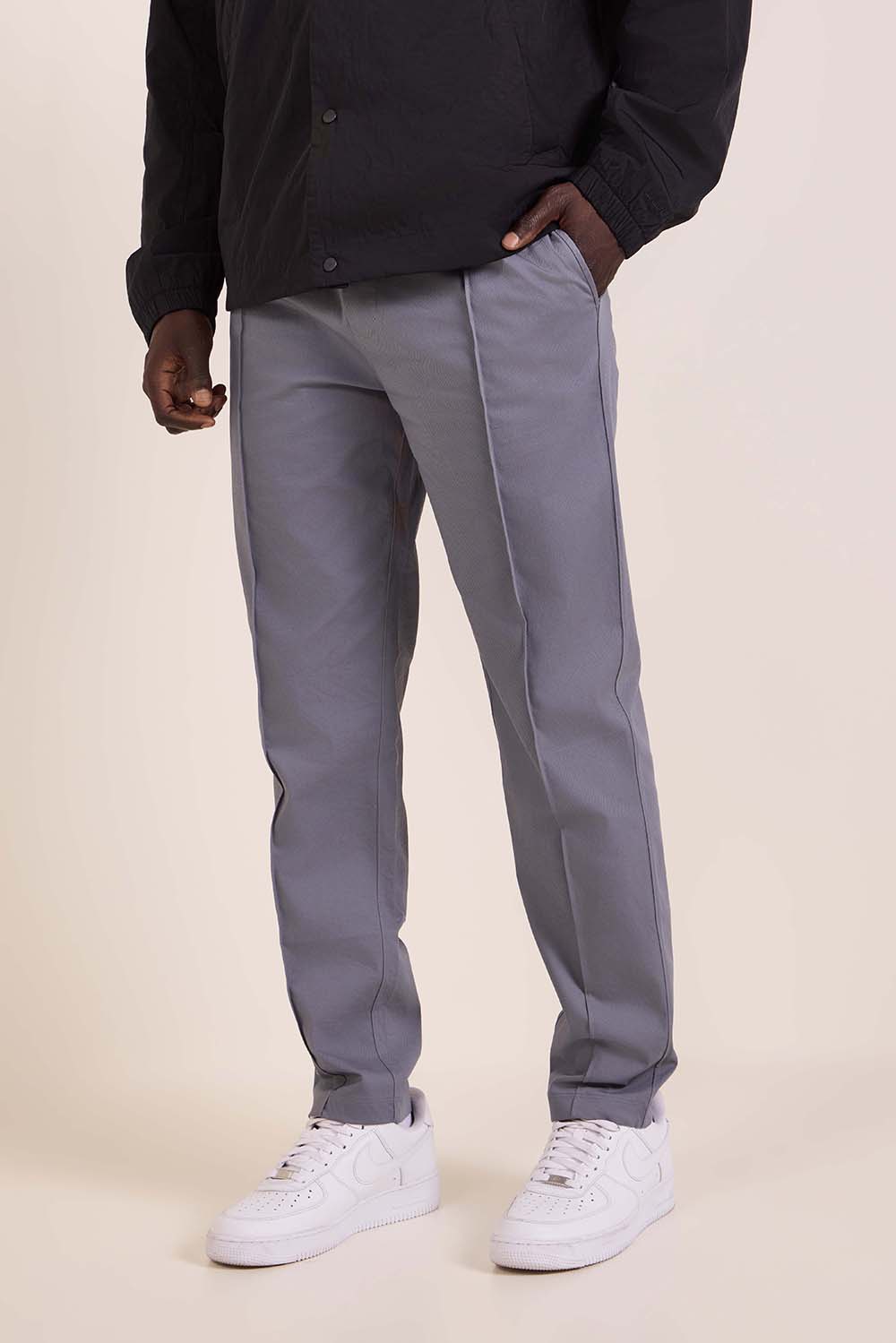 תמונת דוגמן קידמית של Cotton Twill Pintuck Pull-On Pant Regular