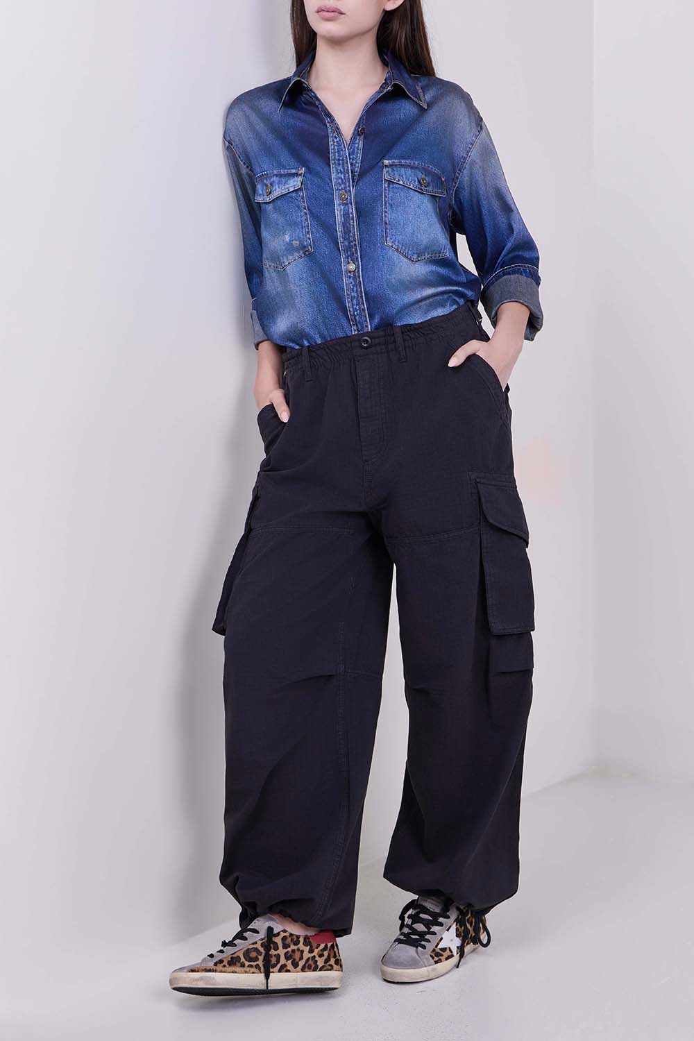 תמונת דוגמן קידמית של נעלי סניקרס סופר סטאר