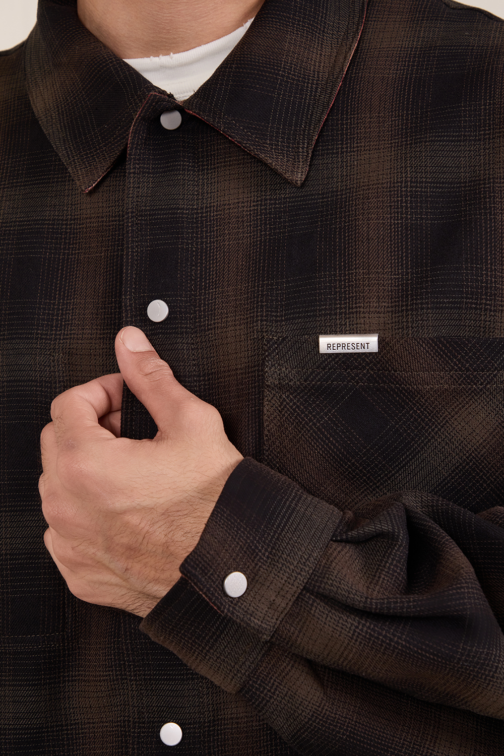 תמונת תקריב דוגמן של חולצת ז'קט דו-צדדית