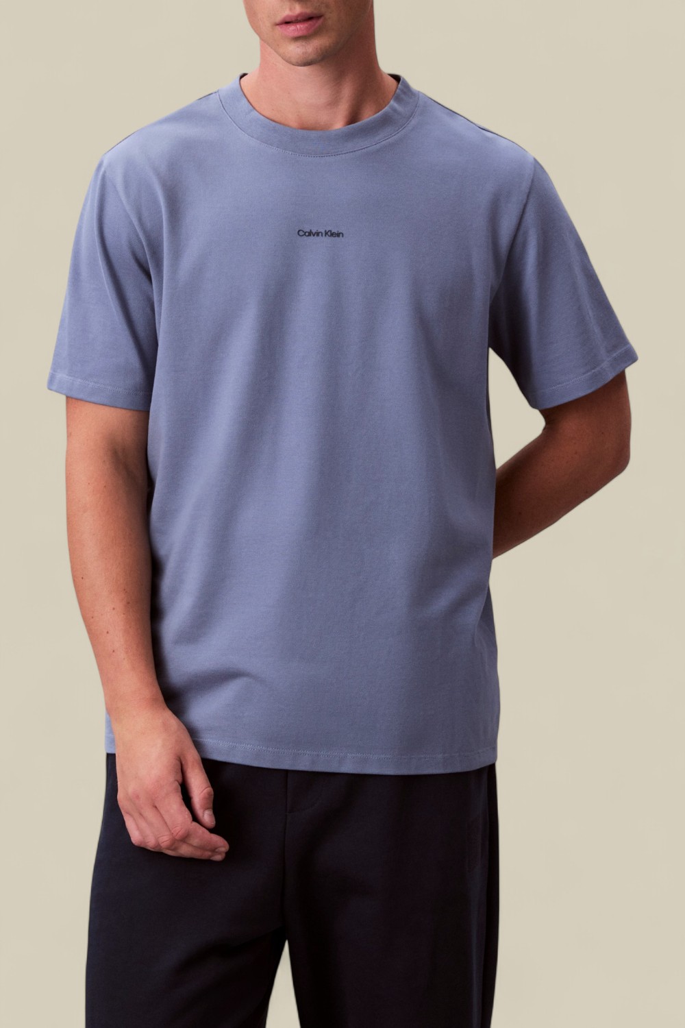 תמונת דוגמן קידמית של חולצת טי