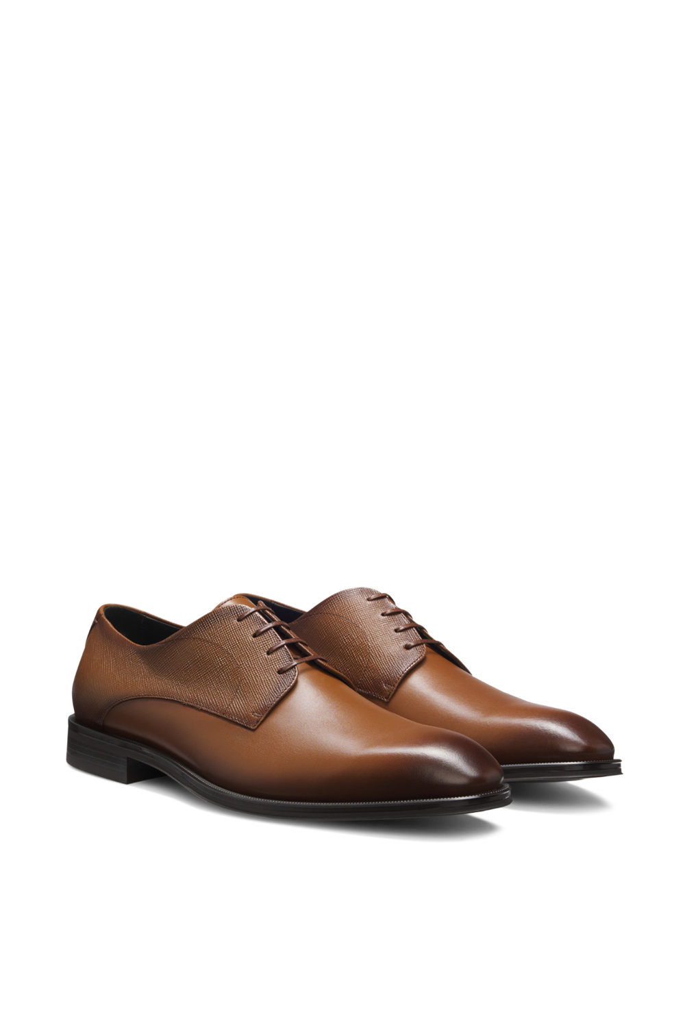 תמונה אחורית של נעלי דרבי אלגנטיות