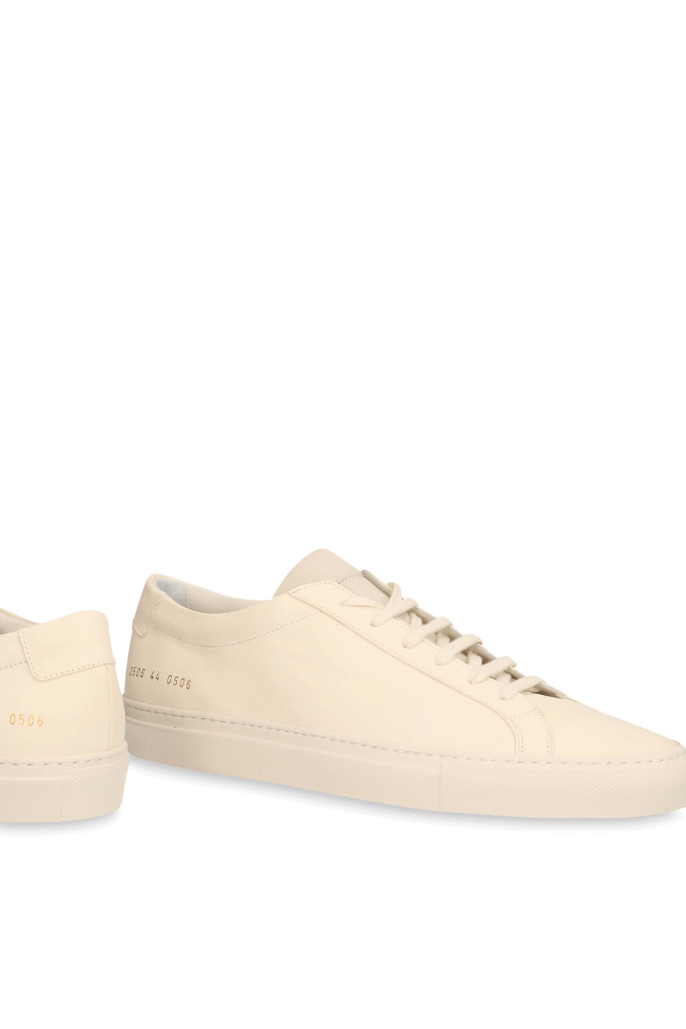 תמונת תקריב של נעלי סניקרס