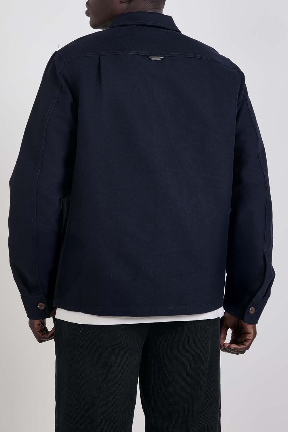 תמונת דוגמן אחורית של חולצת ז'קט