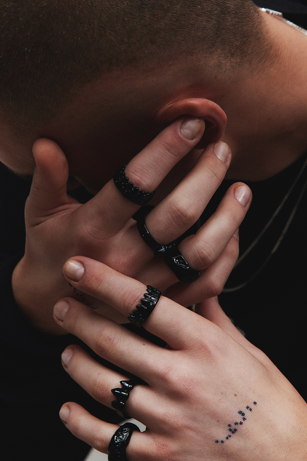 תמונת אווירה של טבעת כתר