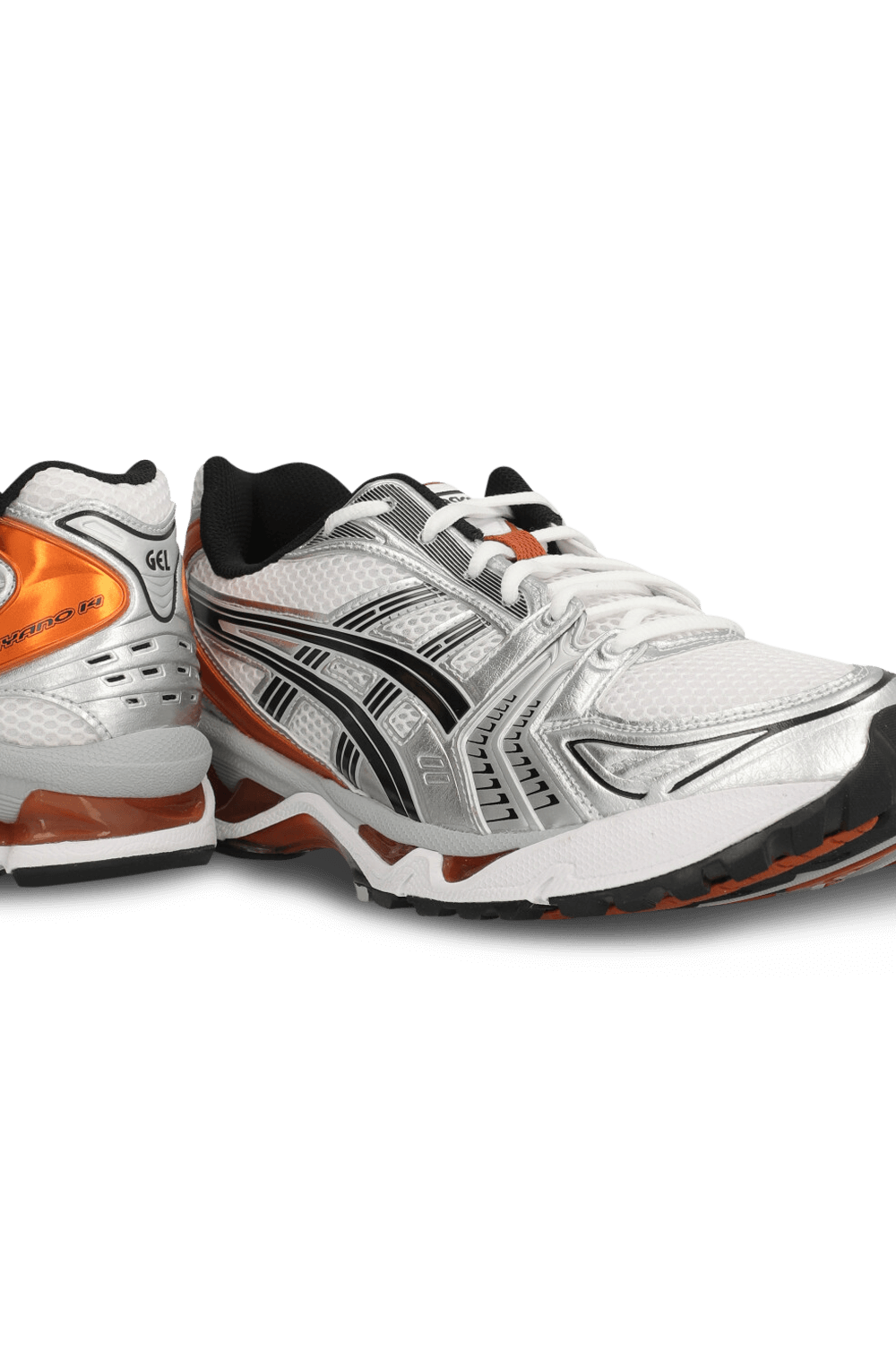 תמונת תקריב של נעלי סניקרס ג'ל קיאנו 14