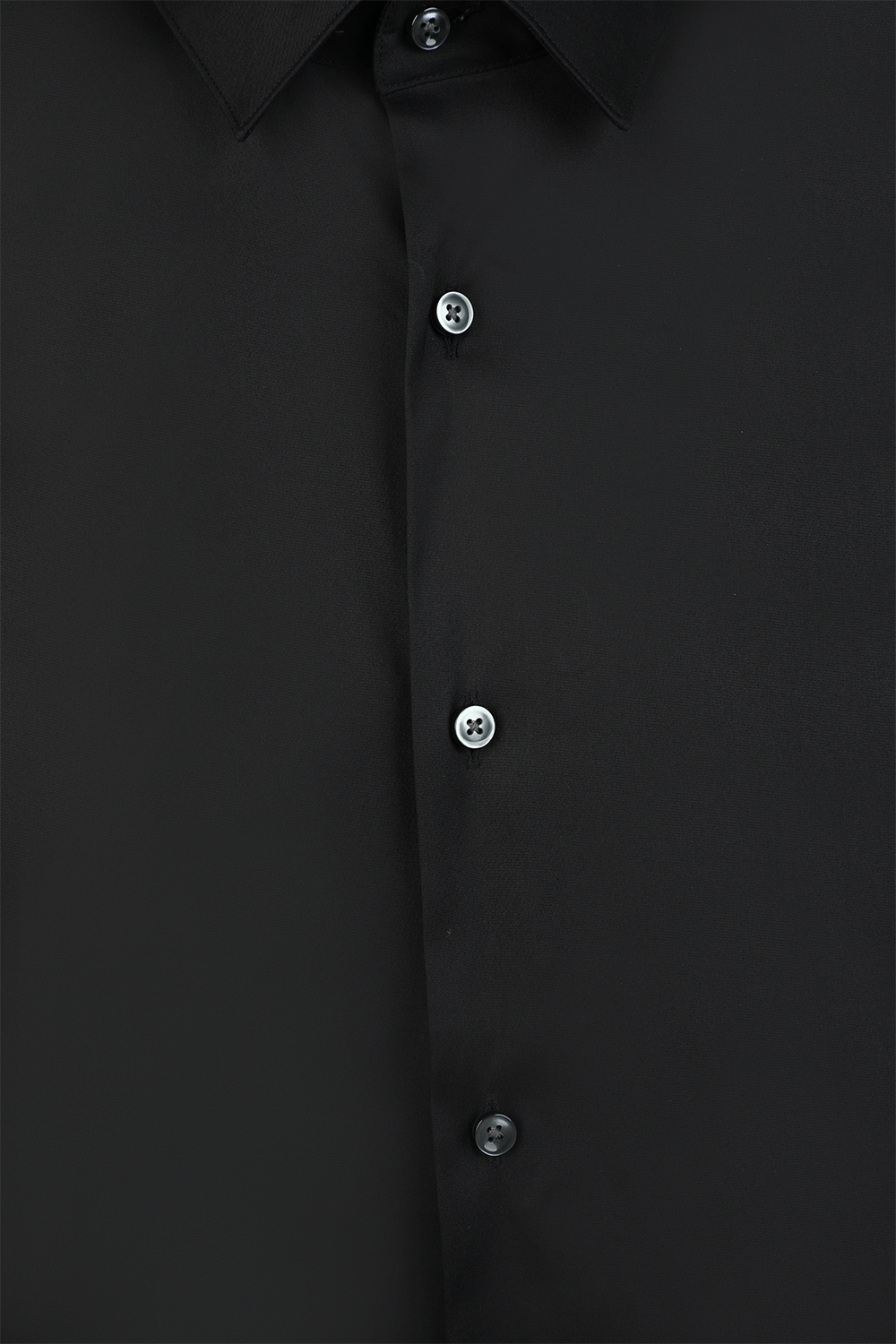 תמונה אחורית של חולצה מכופתרת שחורה עם שרוולים ארוכים