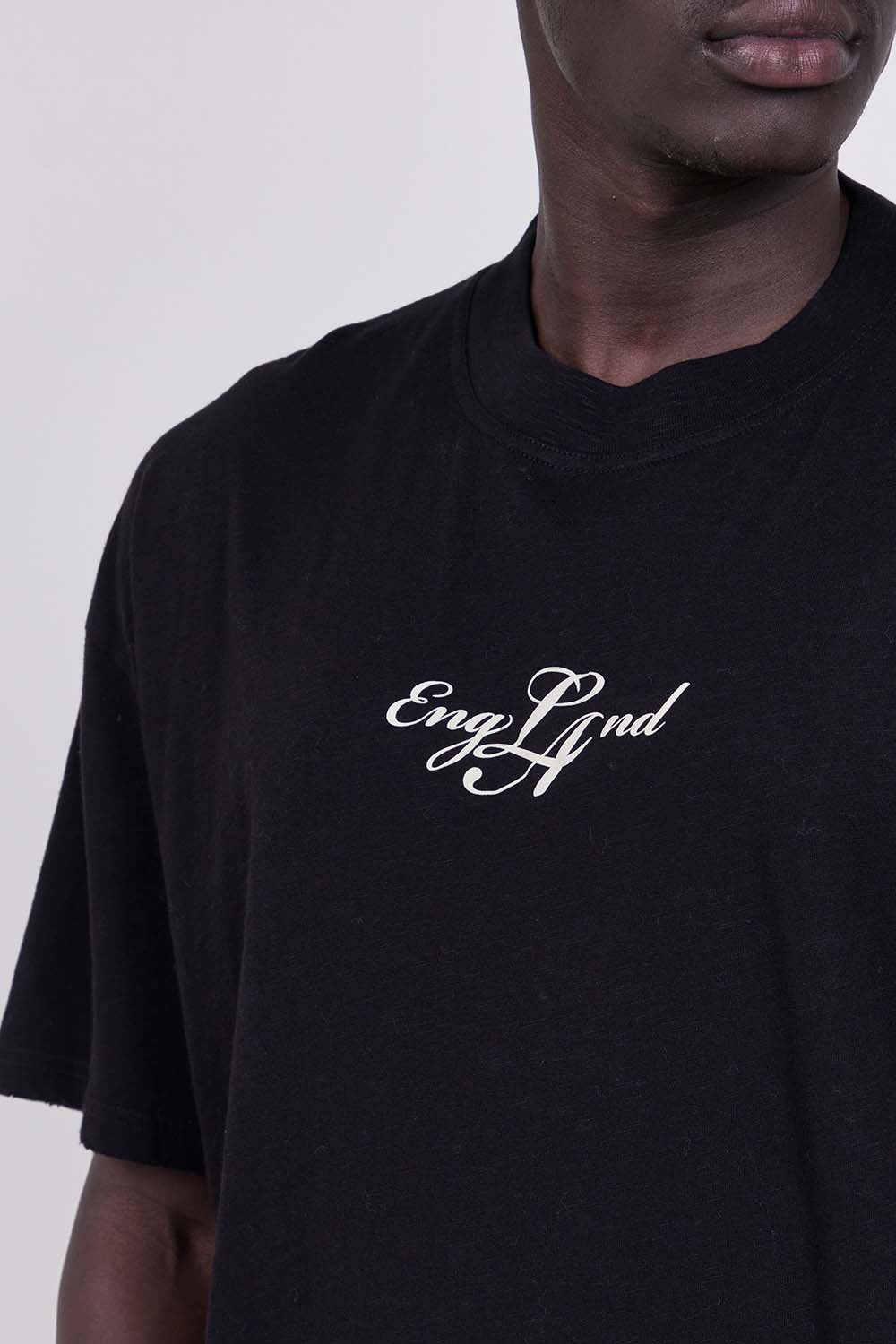 תמונת תקריב דוגמן של חולצת טי