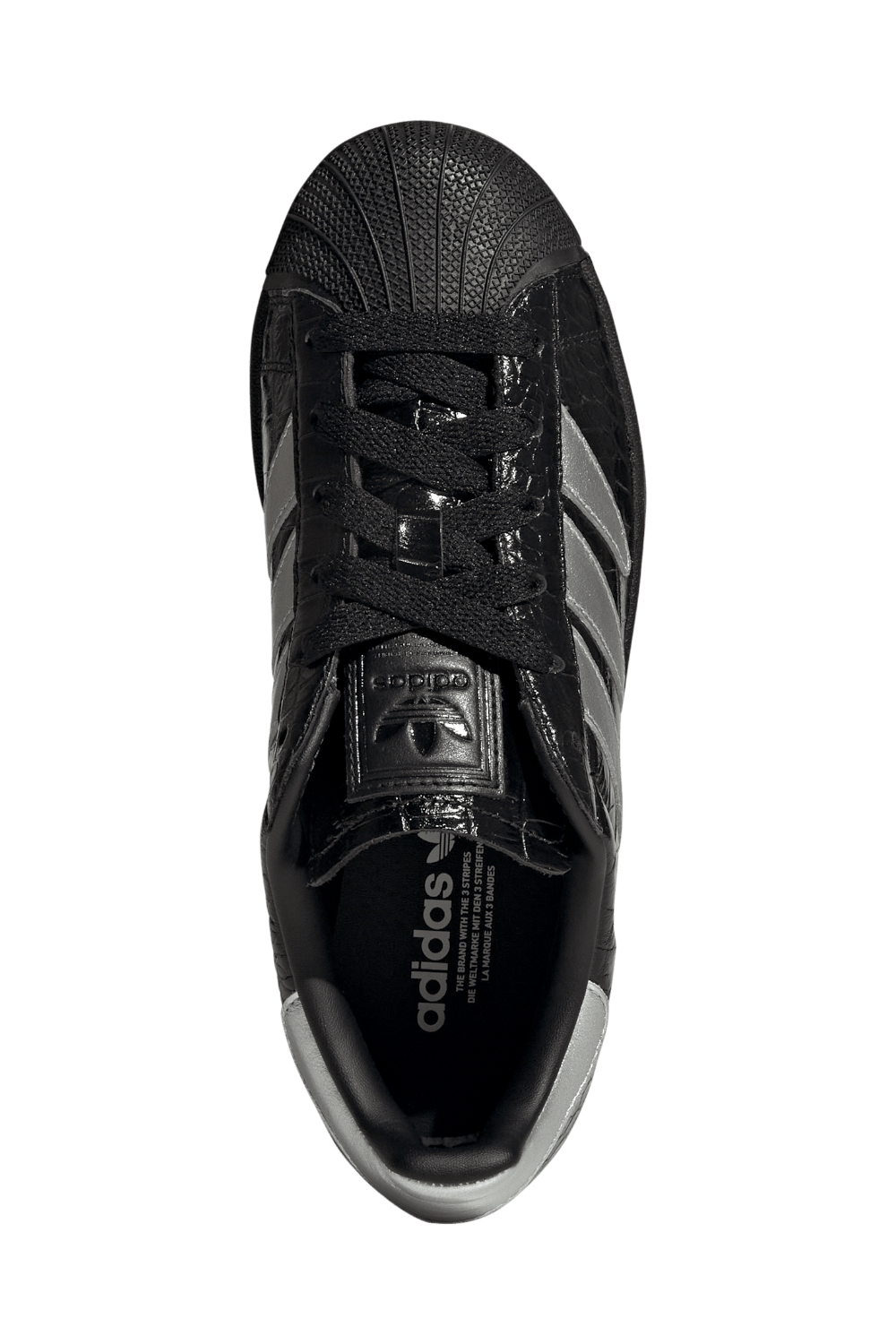 תמונת תקריב של נעלי סניקרס סופארסטר W ll