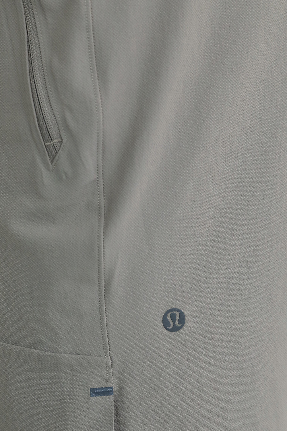 תמונת תקריב דוגמן של License To Train Short 7