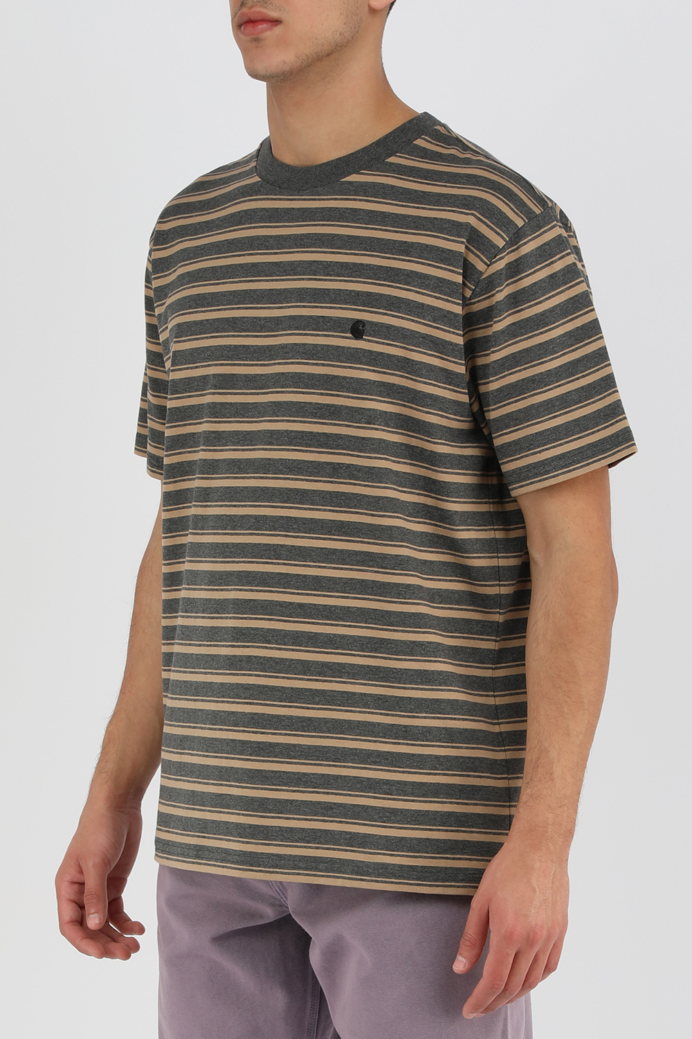 תמונת דוגמן קידמית של חולצת טי עם פסים בגווני בז' ואפור