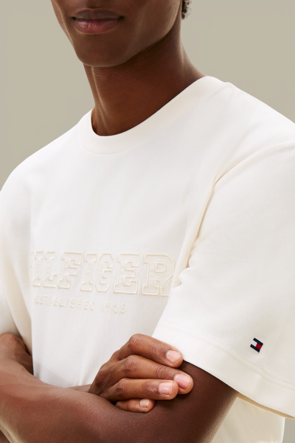 תמונת תקריב דוגמן של חולצת טי