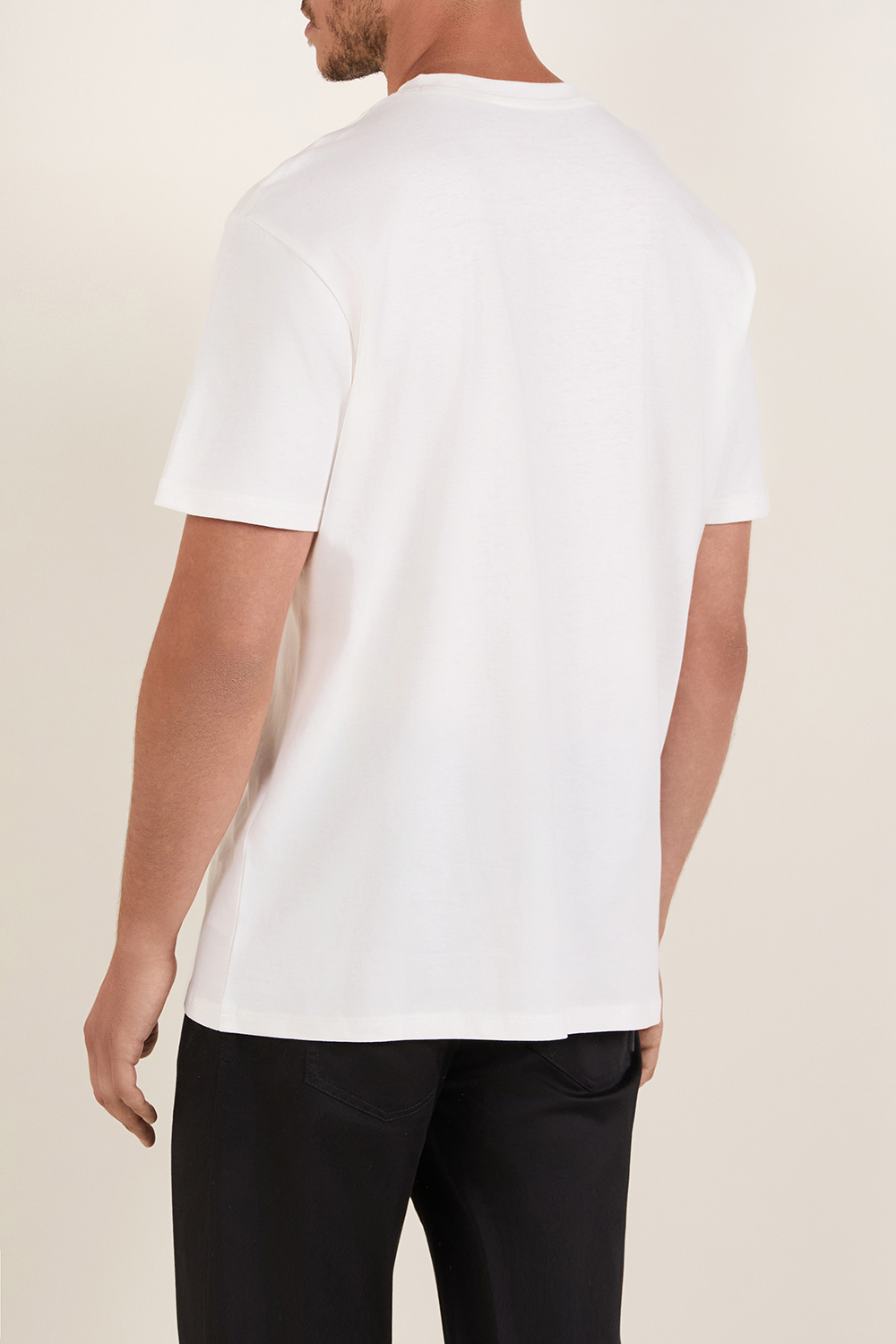 תמונת דוגמן אחורית של חולצת טי