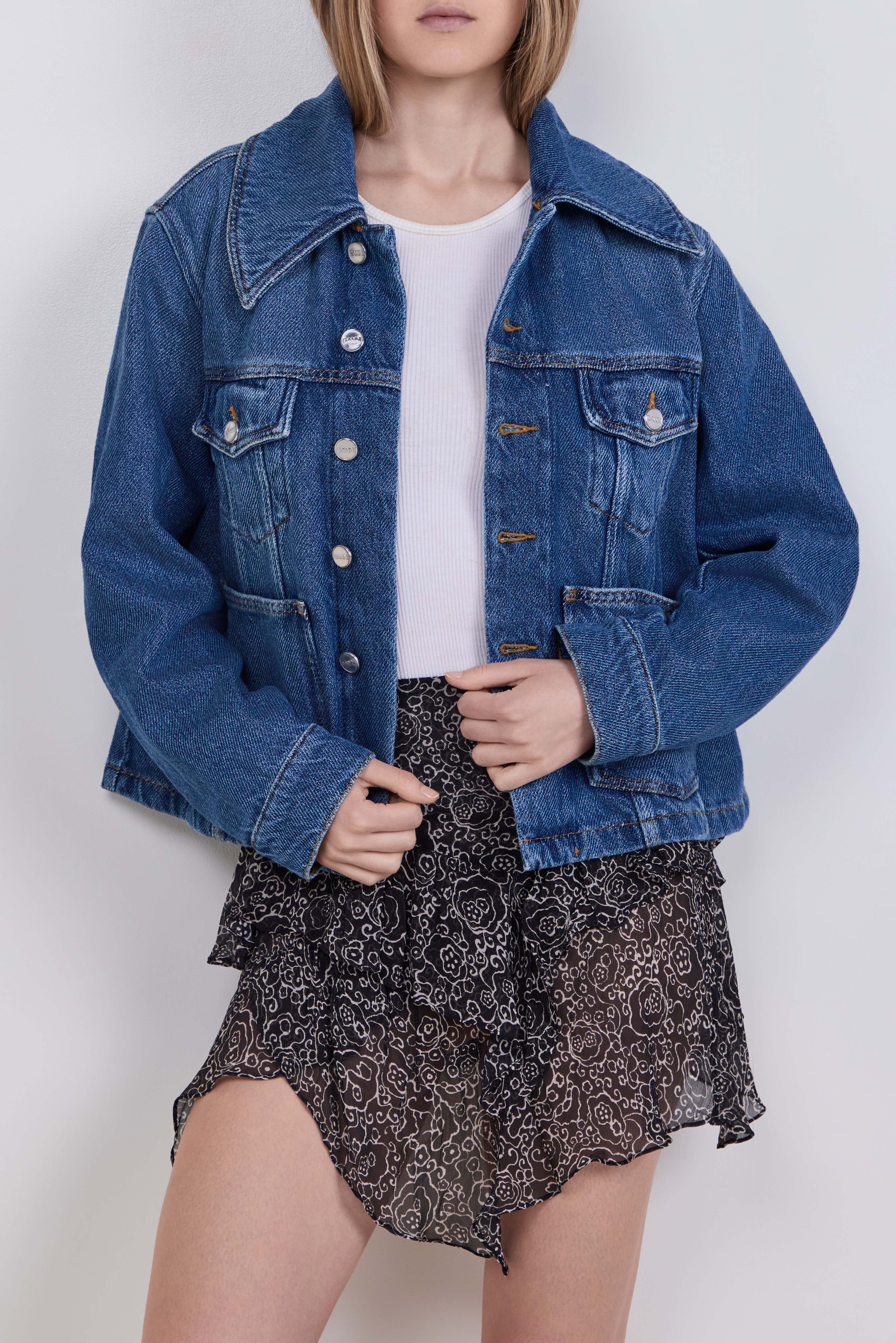 תמונת דוגמן קידמית של ז'קט ג'ינס